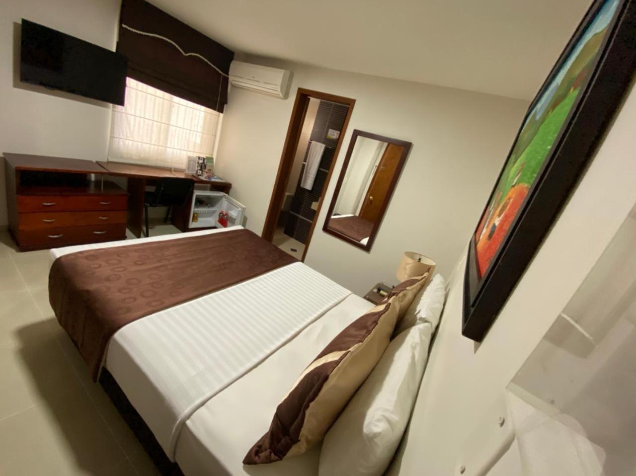 Cabecera Country Hotel Bucaramanga Luaran gambar